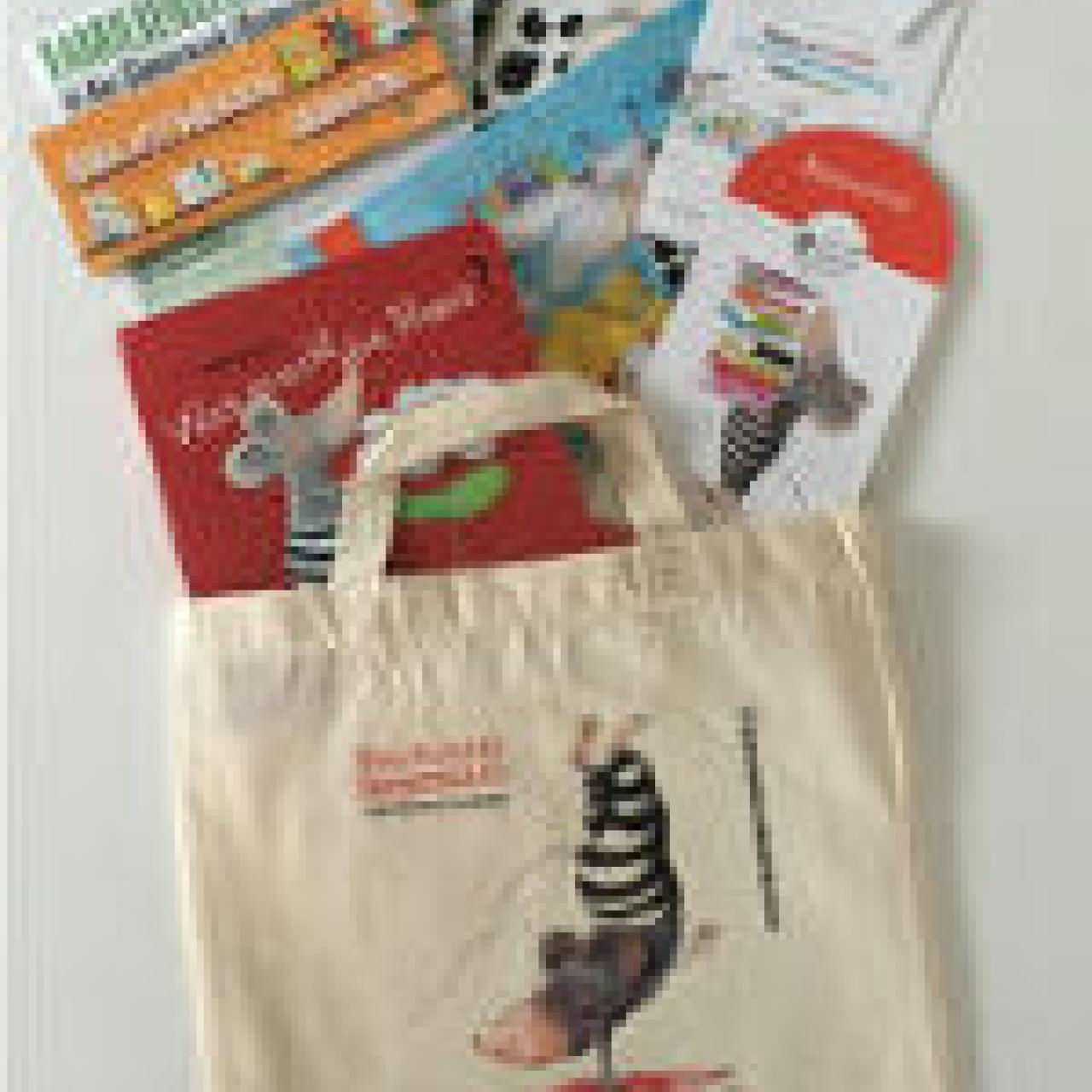 Buchstarttasche: Stofftasche mit Büchern und Foldern